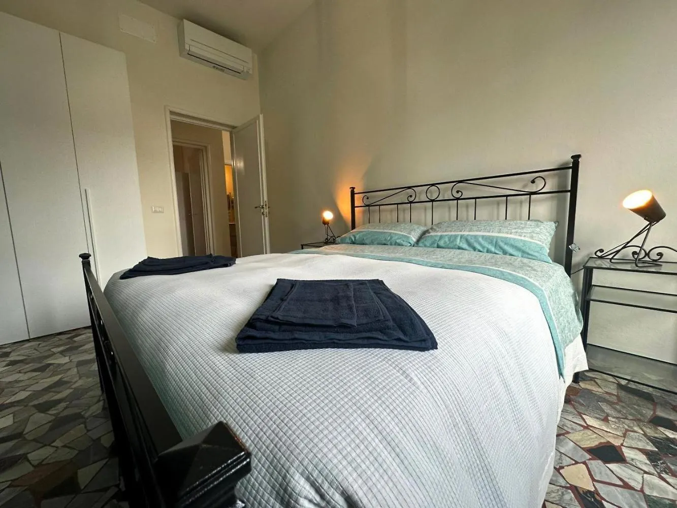 Casina Emma By Nicola Real Estate Apartment Viareggio